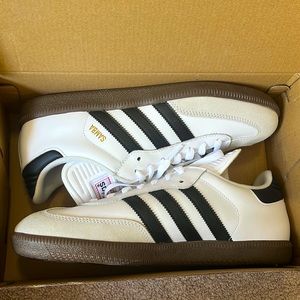 Adidas Men’s Samba Classic Soccer Shoe (white)